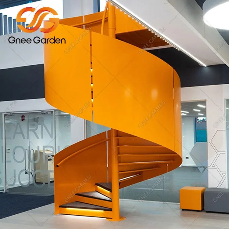 Corten podignute zarđale stepenice