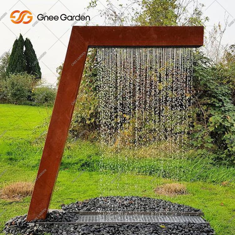 Corten Water Feature sa kaskadnim dizajnom vodopada